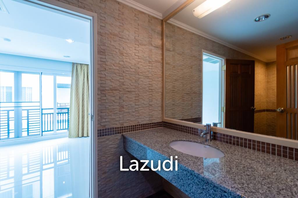 picture THE BEACH PALACE :  3 Bed Beachfront condo - 14/26