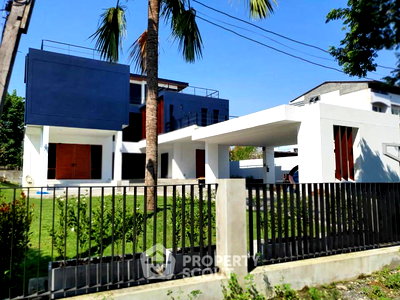 Houses for sale Bangkok : 5-BR House near BTS Ekkamai (ID 2774089)