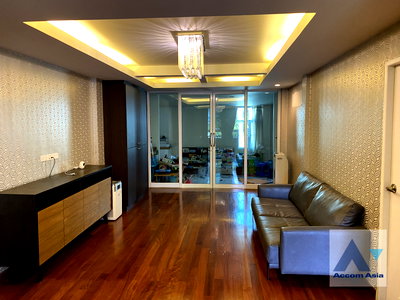 Townhouses for sale Naradhiwas Rajanagarindra Road : 🔼🔽 AccomA 📩  3 BR Townhouse in Thung Wat Don (AA42178)