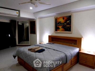 Condos for sale : 1-BR 74 Sqm Condo For Sale, View Talay 2 Jomtien (ID 2773401)
