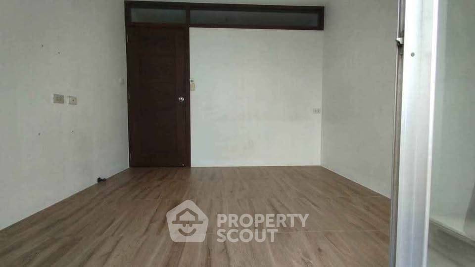 picture 2-BR Condo at Commonwealth Pinklao near MRT Bang Yi Khan (ID 2438928) - 5/13