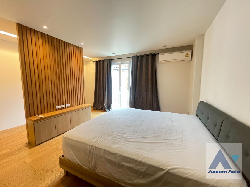picture 🔼🔽 AccomA 📩 Home Office 4 BR Townhouse in Klong Tan (AA33995) - 12/20