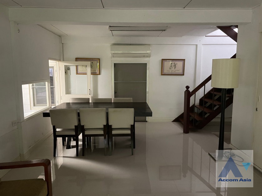 picture 🔼🔽 AccomA 📩 Pet friendly 2 BR House in Khwaeng Sam Sen Nai (AA10657) - 6/16