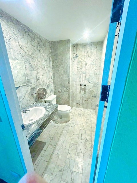 รูป ใกล้BTS เอกมัย 1.8 กม. ดองกี้มอลล์ ทองหล่อเอกมัย 900 ม. 3นาที อาคาร 4 ชั้นฟังก์ชัน 3 นอน 31ตร.ว. 400ตร.ม. - รูปที่ 7/8