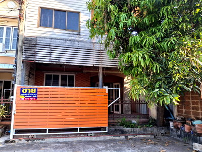 Townhouses for sale Nonthaburi : For Sale: 2-Storey Townhouse in Busarin Wongwaen-Rattanathibet (by Land & Houses)