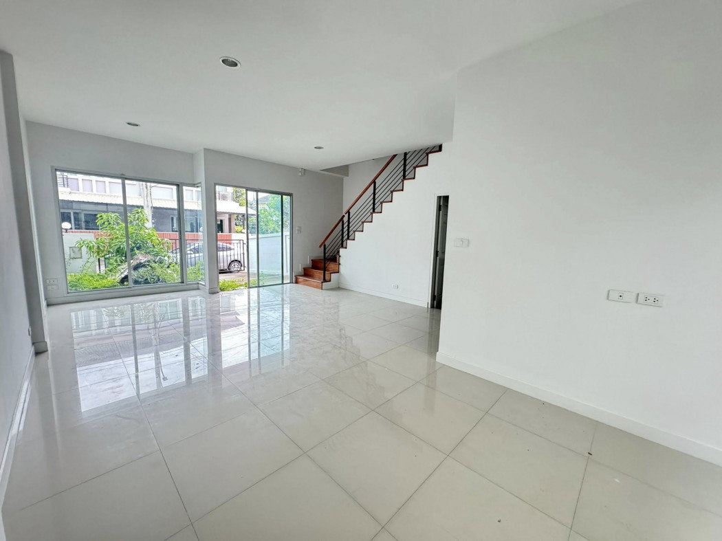 รูป ให้ เช่าทาวน์โฮม วิสต้าวิลล์ 180 (Vistaville 180) เทพารักษ์ ติดถนนใหญ่ ใกล้วงแหวนกาญจนาภิเษกและทางด่วน - รูปที่ 4/12