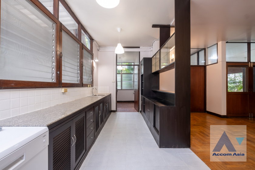 picture 🔼🔽 AccomA 📩  4 BR House in Phra Khanong (AA41570) - 3/20
