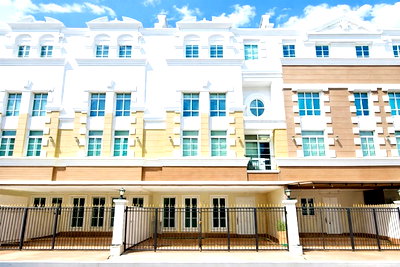 ทาวน์โฮมให้เช่า : ทาวน์โฮมหรู 4 ชั้น อ่อนนุช ใกล้BTSปุณณวิถี 1.47กม. โลตัส วชิรธรรม7 800ม. 3 นอน 4 น้ำ 20 ตร.ว. 240 ตร.ม. ตลาดอุดมสุข 1.6 กม