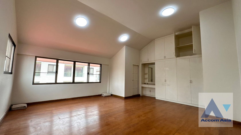 picture 🔼🔽 AccomA 📩 Home Office,Pet friendly 3 BR Townhouse @Townhouse Phaholyothin (1818219) - 8/20