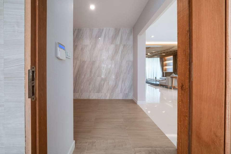 รูป ขายพูลวิลล่าหรู ติดชายหาด เดินไปทะเลเพียง 45 เมตร  - รูปที่ 21/28