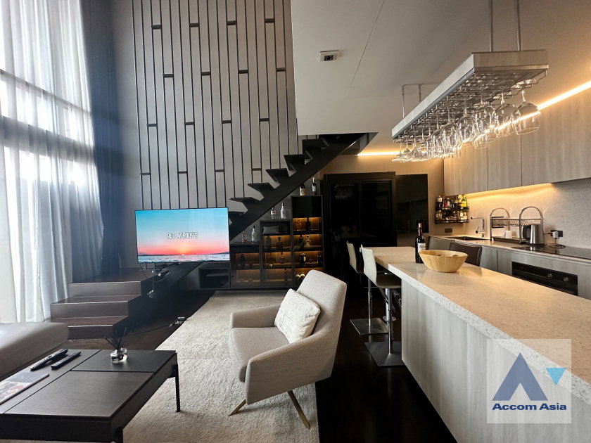 รูป 🔼🔽 AccomA 📩 Duplex Condo,Double High Ceiling 2 BR Condominium @The Lofts Ekkamai  (AA25981) - รูปที่ 2/15