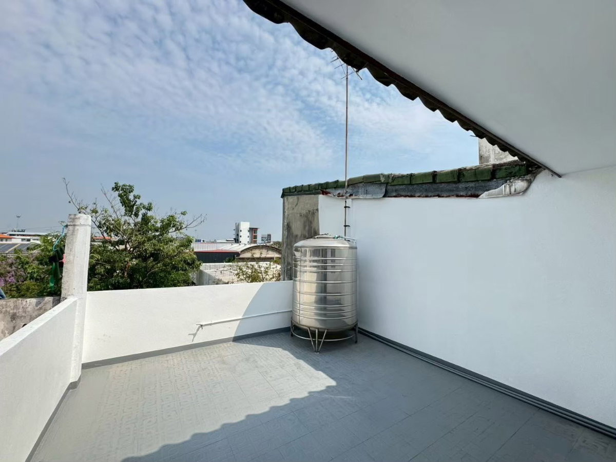 รูป ขายทาวน์เฮ้าส์ 4 ชั้น นวลจันทร์ 31 รีโนเวทใหม่ พร้อมเข้าอยู่ - เจ้าของขายเอง - รูปที่ 9/26