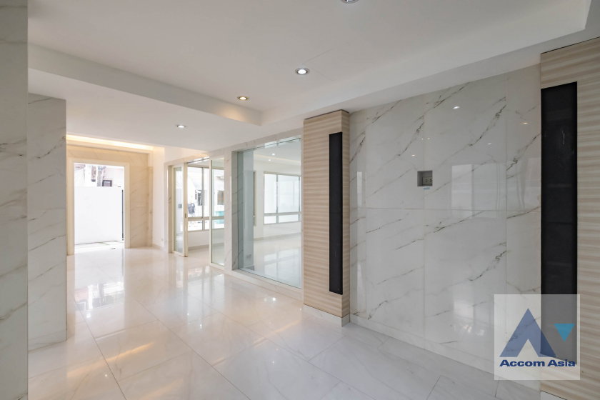 picture 🔼🔽 AccomA 📩 4 BR House in Khlong Toei Nuea (AA39878) - 7/20