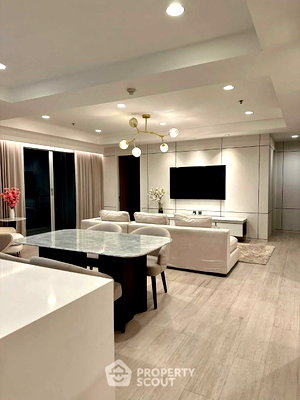 Condos for rent : 3-BR 137 Sqm Condo At Nusasiri Grand, 60m to BTS Ekkamai (ID 2772973)