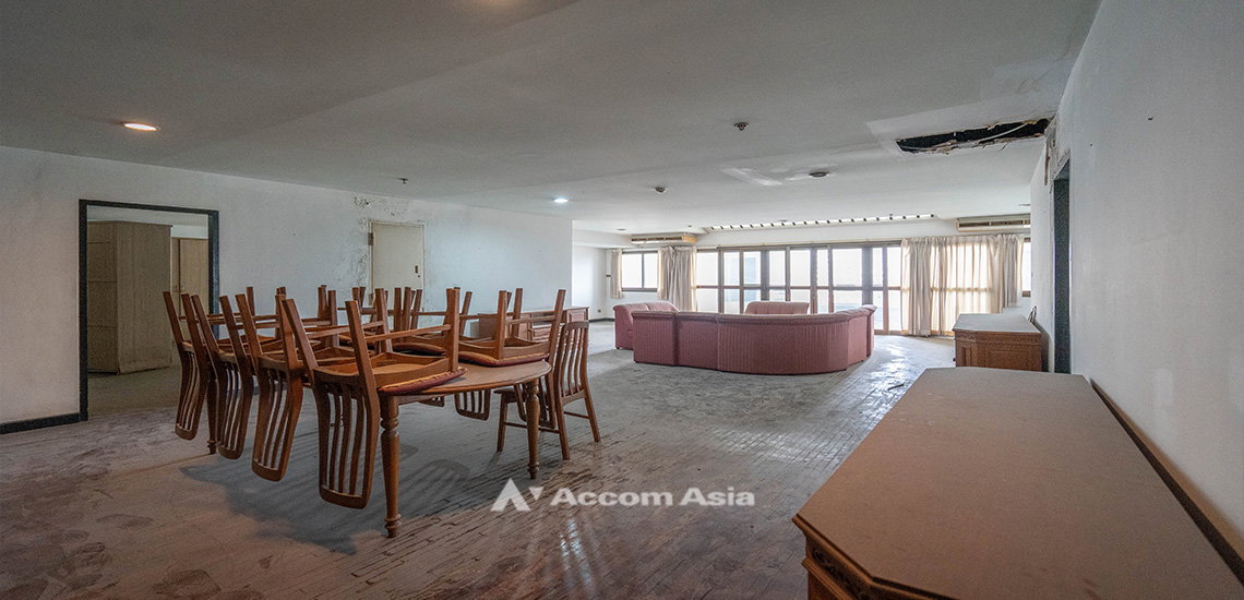 picture 🔼🔽 AccomA 📩 Spacious Balcony with City View  ( 1520765 ) - 1/12