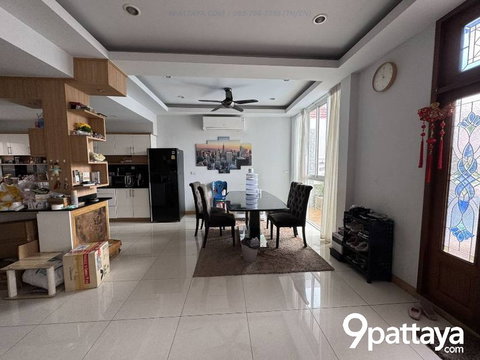 ซื้อวันนี้ ดีกว่ารอพรุ่งนี้ | Better buy today than tomorrow.