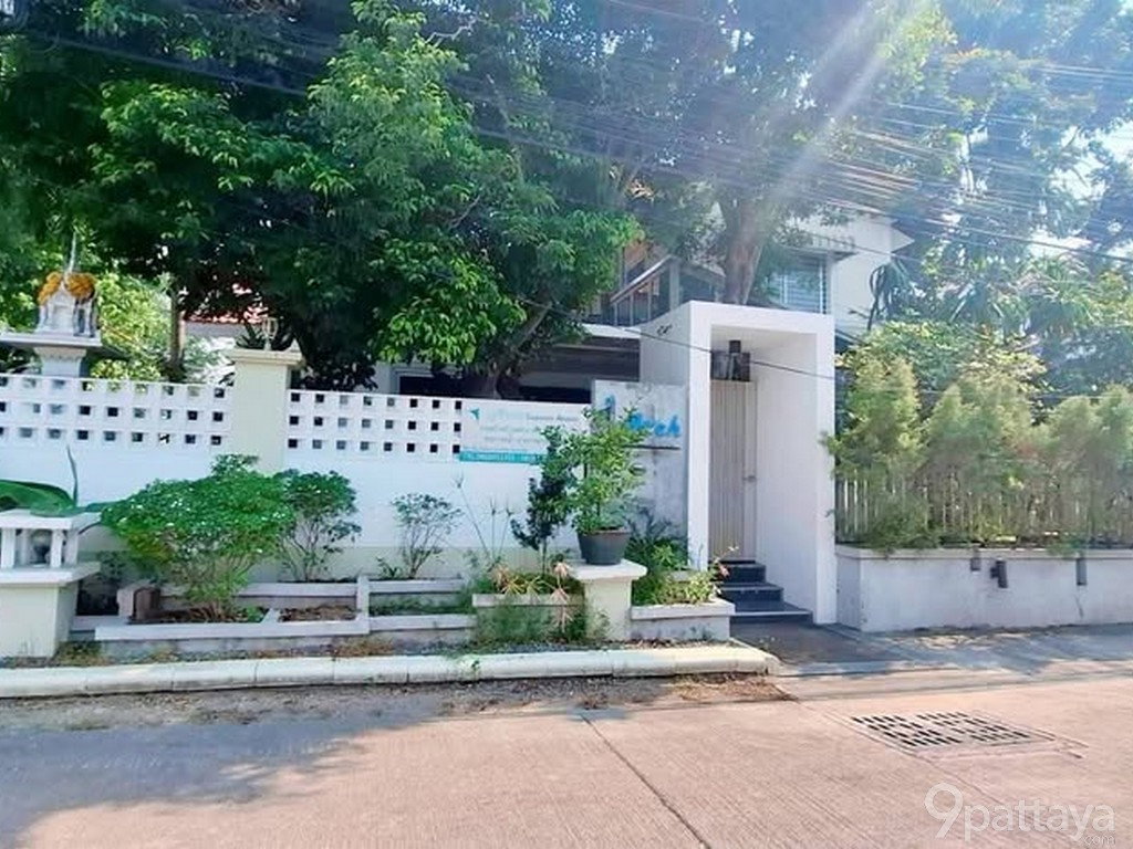 รูป บ้านเดี่ยวหรูใกล้ทะเล | พัทยาเหนือ สุขุมวิท 7 ✨ รับลมธรรมชาติจากทะเล เดินทางสะดวก ใจกลางเมือง บ้านสวย ทำเลพรีเมียม ใกล้ทะเลเพียง 300 เมตร 🌊 120 ตรว - รูปที่ 10/11