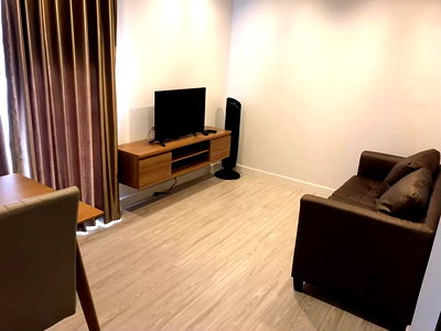 ขายคอนโด : ขายคอนโด 2 ห้องนอน 2 ห้องน้ำ The Piano อ่าวอุดม ศรีราชา วิวสระน้ำ