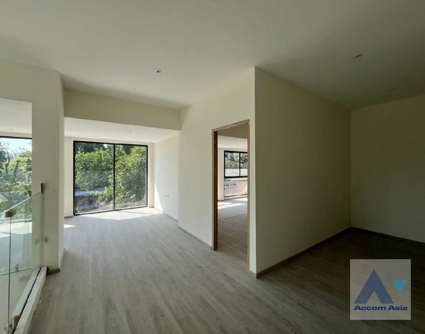 picture 🔼🔽 AccomA 📩  4 BR House in Khlong Tan Nuea (AA45239) - 11/17