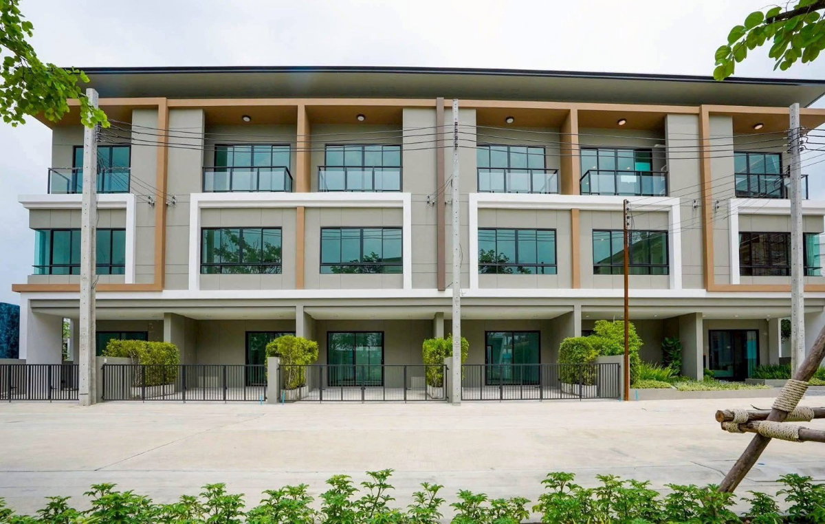 รูป 🏡 ทาวน์โฮม 3 ชั้น Premium Place Phaholyothin–Ramintra 4 ห้องนอน 3 ห้องน้ำ ทำเลศักยภาพ พหลโยธิน–รามอินทรา ใกล้ BTS พร้อมเข้าอยู่ - รูปที่ 2/19