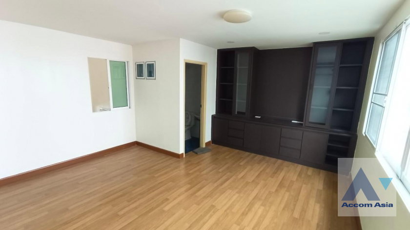 picture 🔼🔽 AccomA 📩 Renovated Townhouse with Open Living Area in Sathorn (AA36392) - 13/18