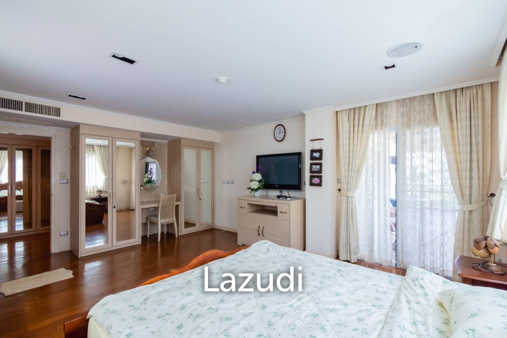 picture THE BEACH PALACE :  3 Bed Seaview Condo at Cha-am - 17/32