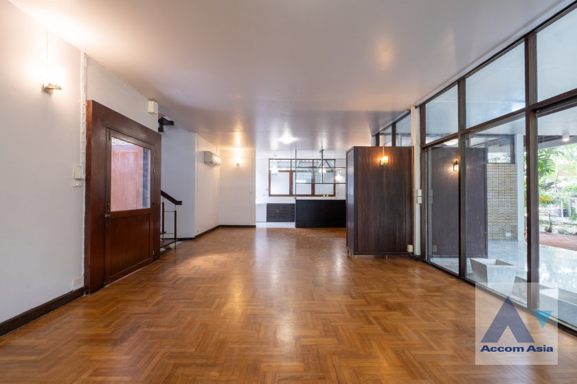 picture 🔼🔽 AccomA 📩  4 BR House in Phra Khanong (AA41570) - 8/20