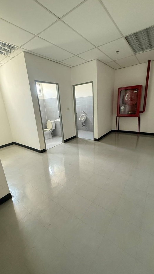 รูป ให้เช่าคลังสินค้า ศรีราชา ทำเลดี ใกล้นิคมฯ เข้าออกสะดวก - รูปที่ 4/7