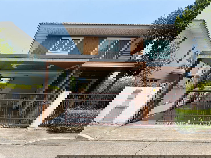 รูป ลดแรง! ขายต่ำกว่าทุน บ้านเดี่ยวหลังมุม 208 ตร.ม. แต่งครบพร้อมอยู่ ทำเลเสม็ด-เมืองชลบุรี เพียง 6.59 ล้าน (เฉพาะบิ้วอินก็คุ้มแล้ว!) - รูปที่ 1/22