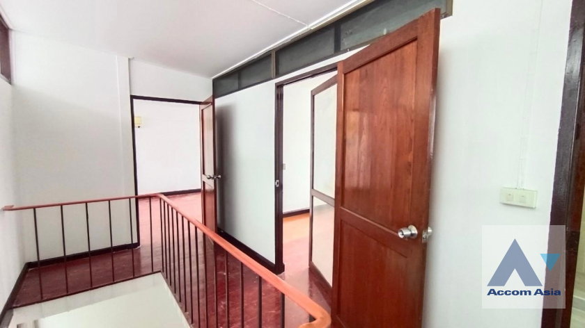 รูป 🔼🔽 AccomA 📩  5 BR House in Chan Kasem (AA40986) - รูปที่ 10/19