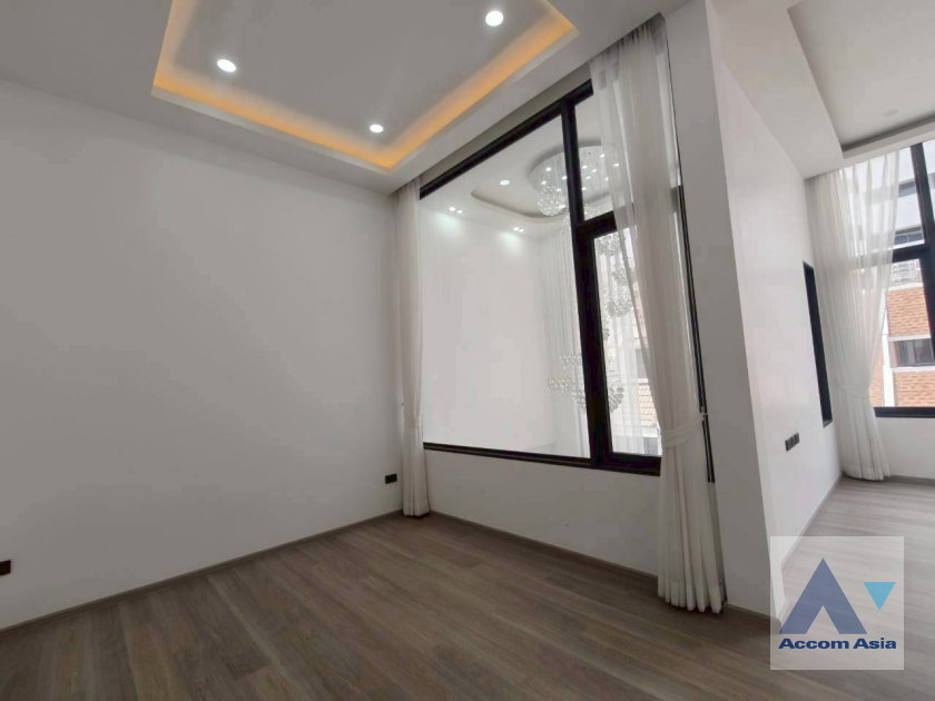 รูป 🔼🔽 AccomA 📩  4 BR Townhouse in Khlong Toei Nuea (AA42261) - รูปที่ 12/20