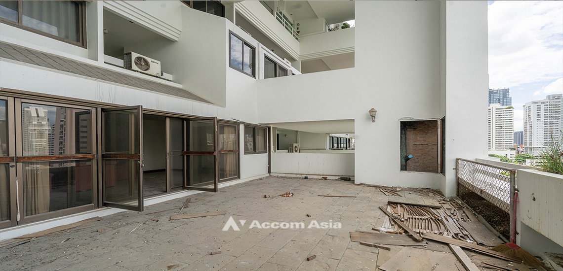 picture 🔼🔽 AccomA 📩 Spacious Balcony with City View  ( 1520765 ) - 4/12