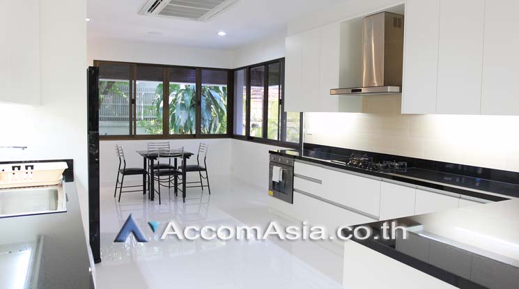รูป 🔼🔽 AccomA 📩 Tropical-Style Home with Pool and Lush Garden (AA17483) - รูปที่ 16/20