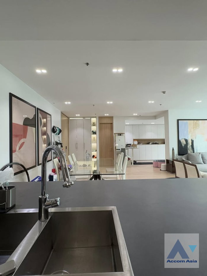 รูป 🔼🔽 AccomA 📩 Pet friendly,Fully Furnished 2 BR Condominium @Royal Saladaeng (AA43394) - รูปที่ 6/20