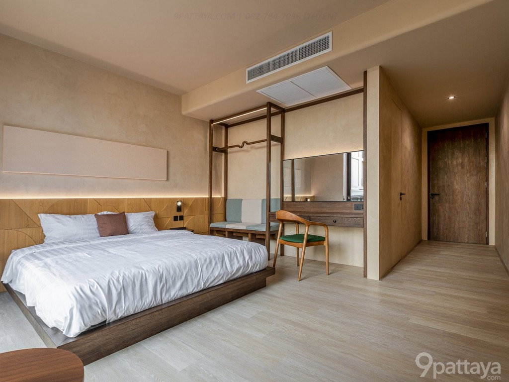 รูป ขายพูลวิลล่า | ถนนทัพพระยา พัทยา ✨ ที่ดิน 136 ตร.ว. • พื้นที่ใช้สอย 500 ตร.ม. • 5 ห้องนอน / 6 ห้องน้ำ • 1 ห้องนั่งเล่น •  - รูปที่ 2/7