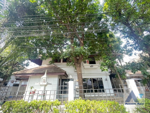 🔼🔽 AccomA 📩 Home Office 8 BR House in Wang Thonglang (AA38577)