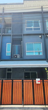 Townhome for sale in Sammakorn Avenue Suvarnabhumi.