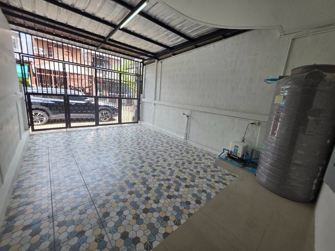 3-bed townhouse for sale, 147 sqm, 16 sq wah, Ammarin Niwet 3 Pang 3
