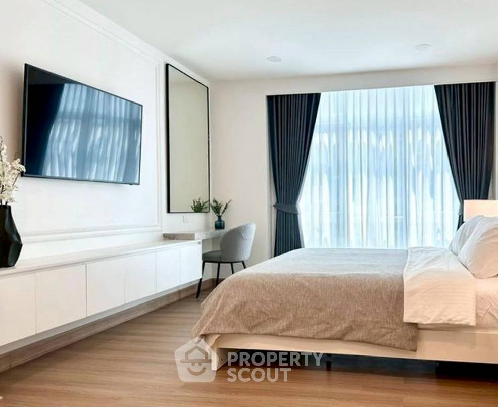 รูป คอนโด 3-ห้องนอน ที่ แกรนด์ หลังสวน คอนโดมิเนียม ใกล้ BTS ราชดำริ (ID 2771331) - รูปที่ 2/8