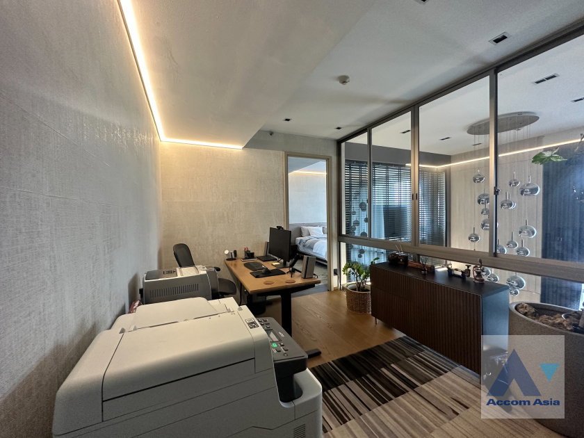 รูป 🔼🔽 AccomA 📩 Duplex Condo,Double High Ceiling 2 BR Condominium @The Lofts Ekkamai  (AA25981) - รูปที่ 8/15