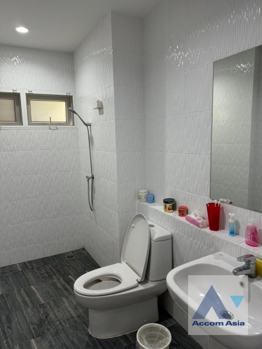 picture 🔼🔽 AccomA 📩 Home Office 5 BR House in Phra Khanong Nuea (AA41850) - 16/18