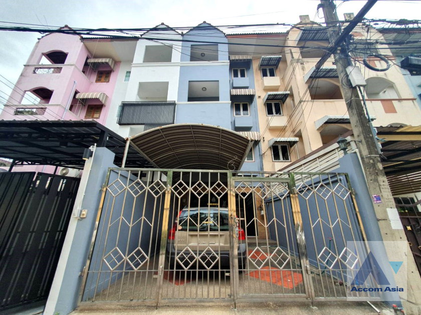 picture 🔼🔽 AccomA 📩 4 BR Townhouse in Phra Khanong Nuea (AA36700) - 1/16