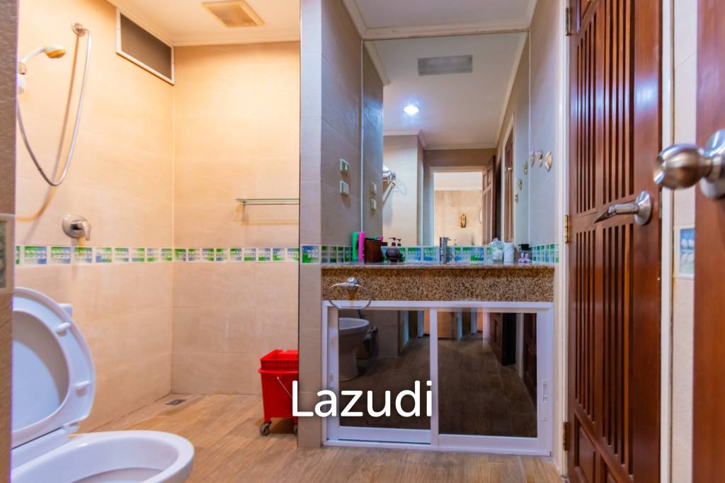 picture THE BEACH PALACE :  3 Bed Seaview Condo at Cha-am - 20/32