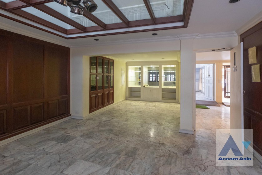 รูป 🔼🔽 AccomA 📩 Large family home with greenery and natural ventilation in Silom (AA39989) - รูปที่ 12/20