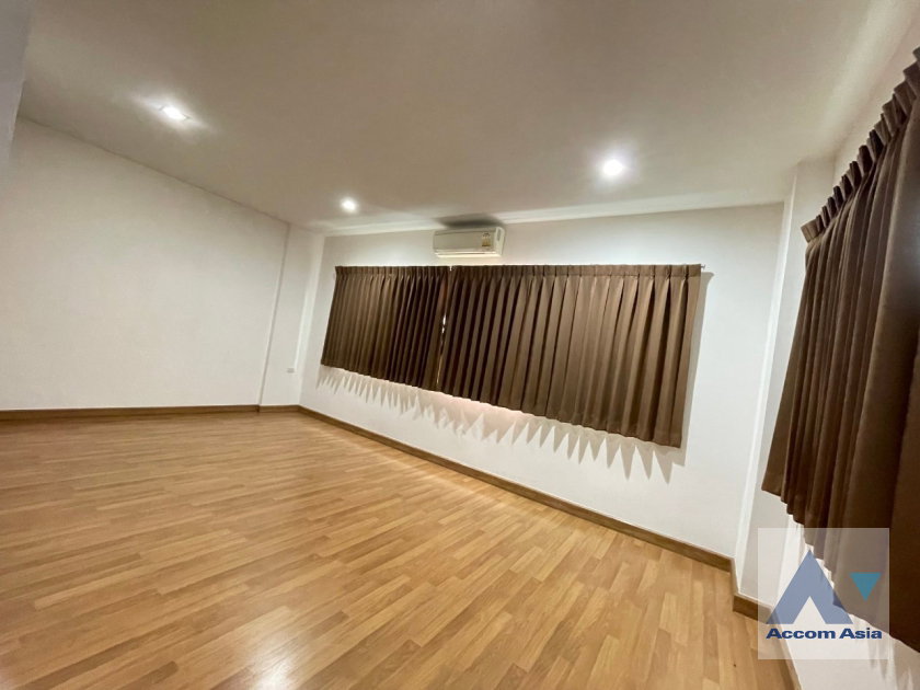 รูป 🔼🔽 AccomA 📩  4 BR House in Khwaeng Sam Sen Nai (AA35413) - รูปที่ 3/11