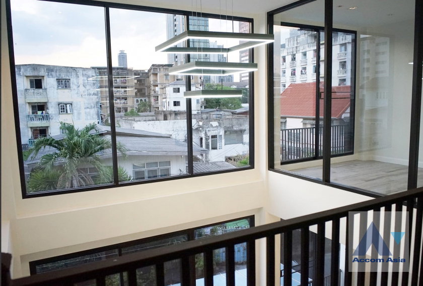 picture 🔼🔽 AccomA 📩 Home Office 4 BR House in Khlong Tan Nuea (AA41200) - 5/8