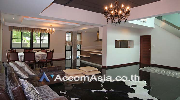 picture 🔼🔽 AccomA 📩 Modern Glass-Fronted Home Surrounded by Greenery (13002308) - 4/13