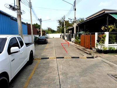 ทาวน์โฮม ศรีราชา ชลบุรี : ทาวน์เฮ้าส์ 21 ตร.วา โครงการ กรูฟวี่ ไลท์ บางละมุง ชลบุรี บางละมุง ชลบุรี 1.9M