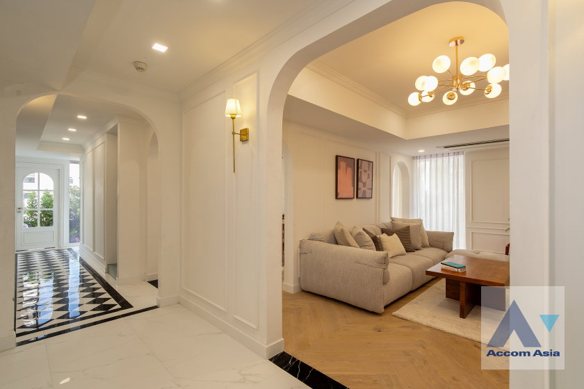 รูป 🔼🔽 AccomA 📩 Duplex Condo,Huge Terrace,Newly renovated 4 BR Condominium @Supalai Place   (AA45148) - รูปที่ 2/11