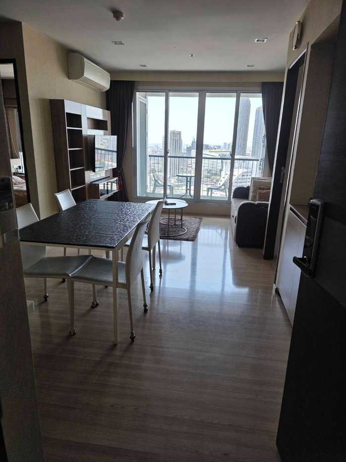 รูป 📢 [ให้เช่า] ✨ HIGH FLOOR & RARE VIEW! ✨ ริทึ่ม สาทร, 2 ห้องนอน ชั้นสูง 43 วิวสวยสะดุดตา  - รูปที่ 9/20